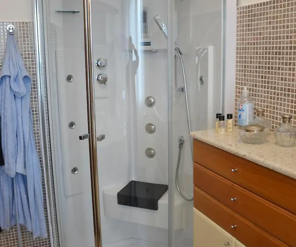 לינה וארוחת בוקר La Regina Di 3*