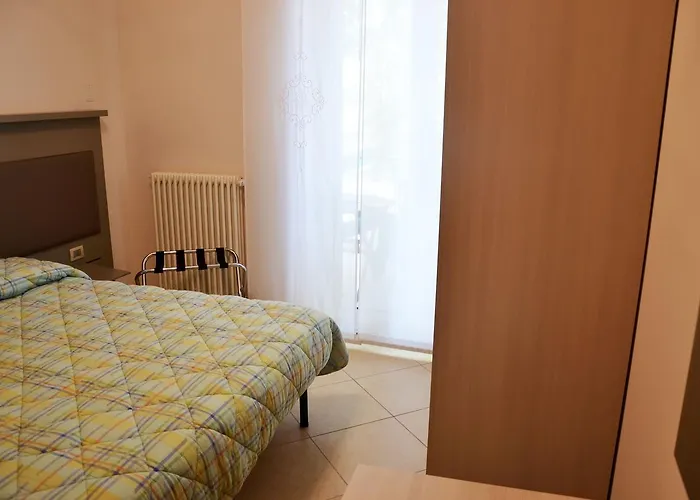 לינה וארוחת בוקר La Regina Di 3*